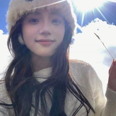 伴游女王海报